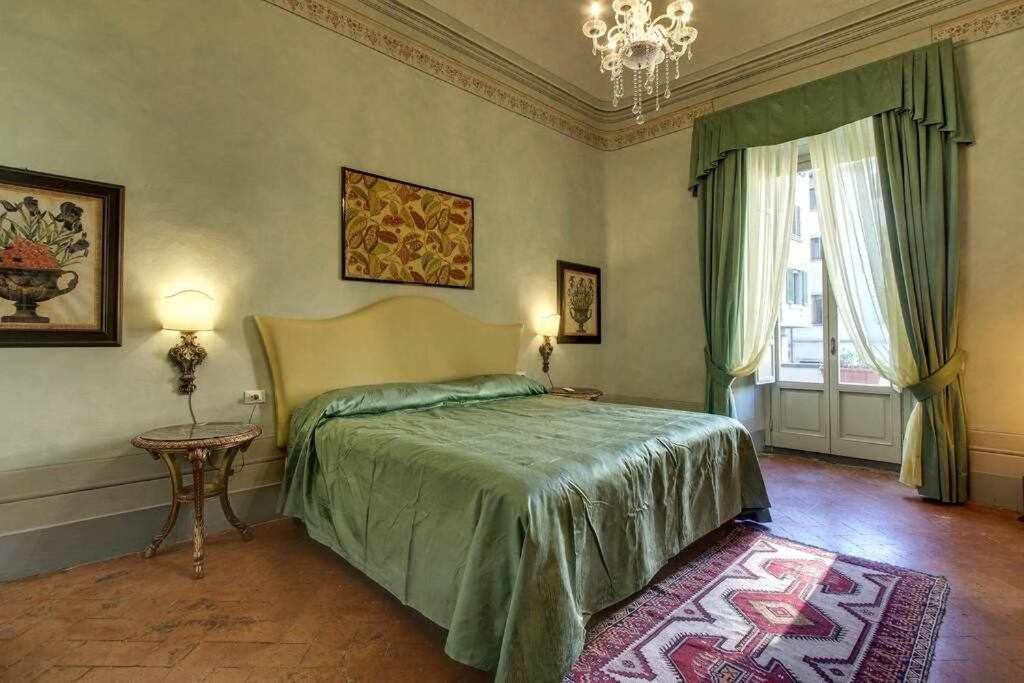 Apartment Salvemini Elegant Close To Piazza Santa Croce Florenz